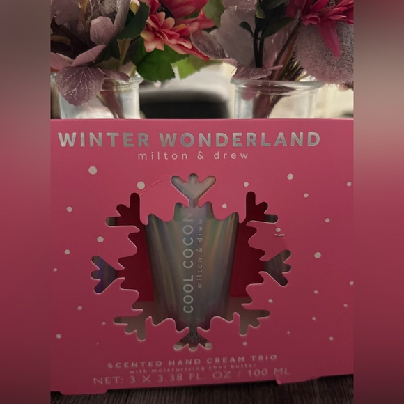 Milton & Drew Winter Wonderland HandCream Trio - New Holiday Gift Set - Picture 3 of 5